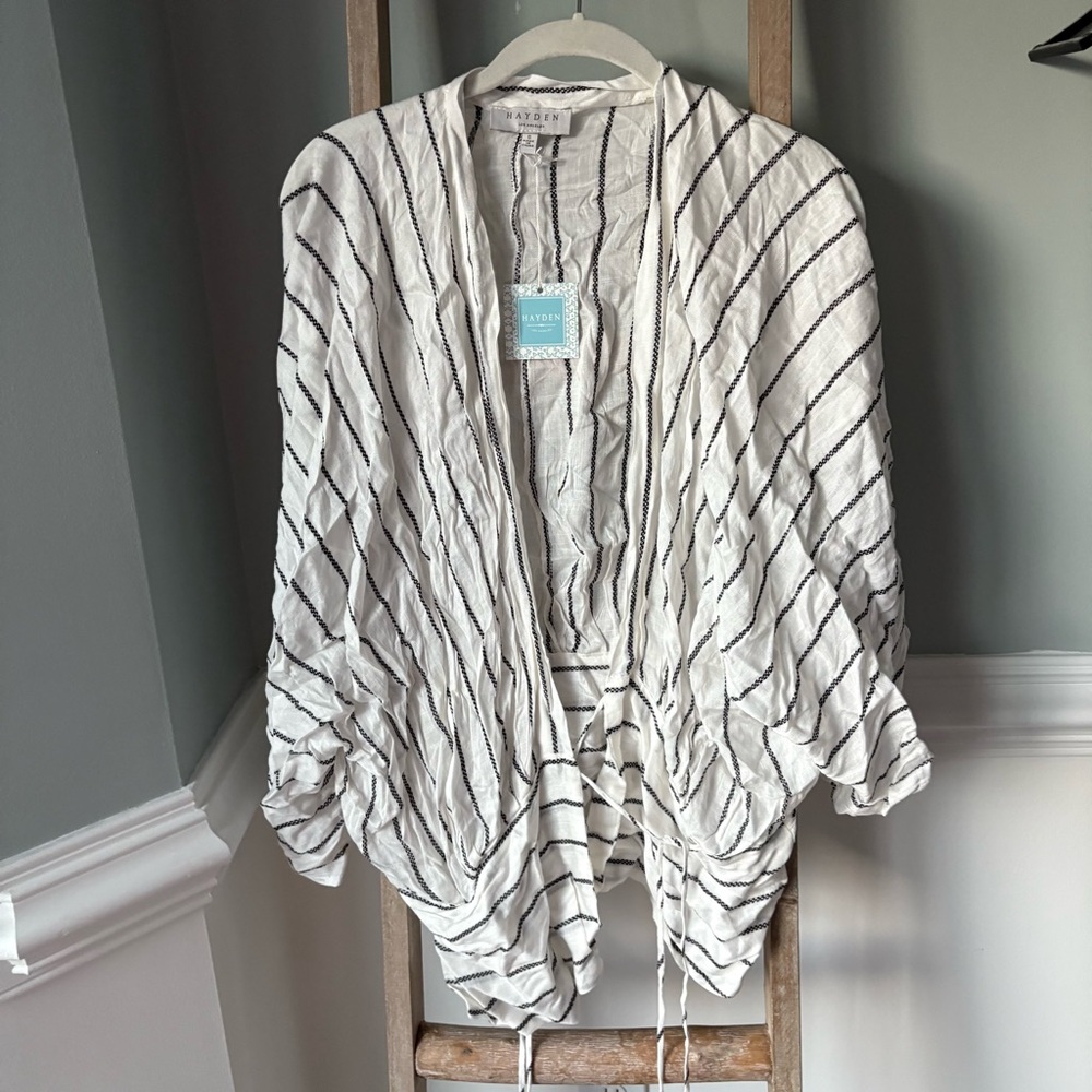 NWT Hayden Los Angeles Vici V-Neck Kimono Wrap Top Sz Small - 1754